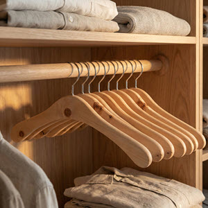 Arven Kleiderbügel für Ihr Zuhause | Arve.ch Arven Kleiderbügel für Ihr Zuhause